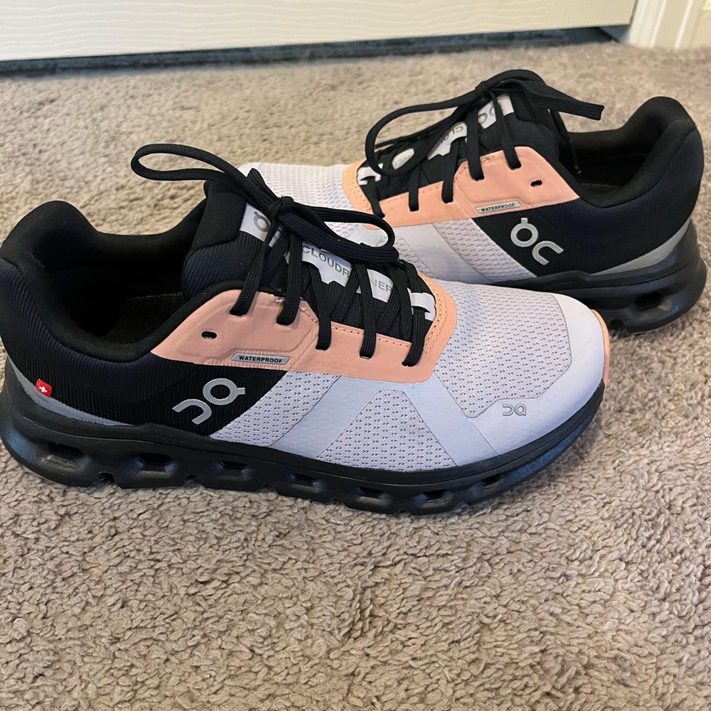 OnCloud Cloud runner LIKE NEW